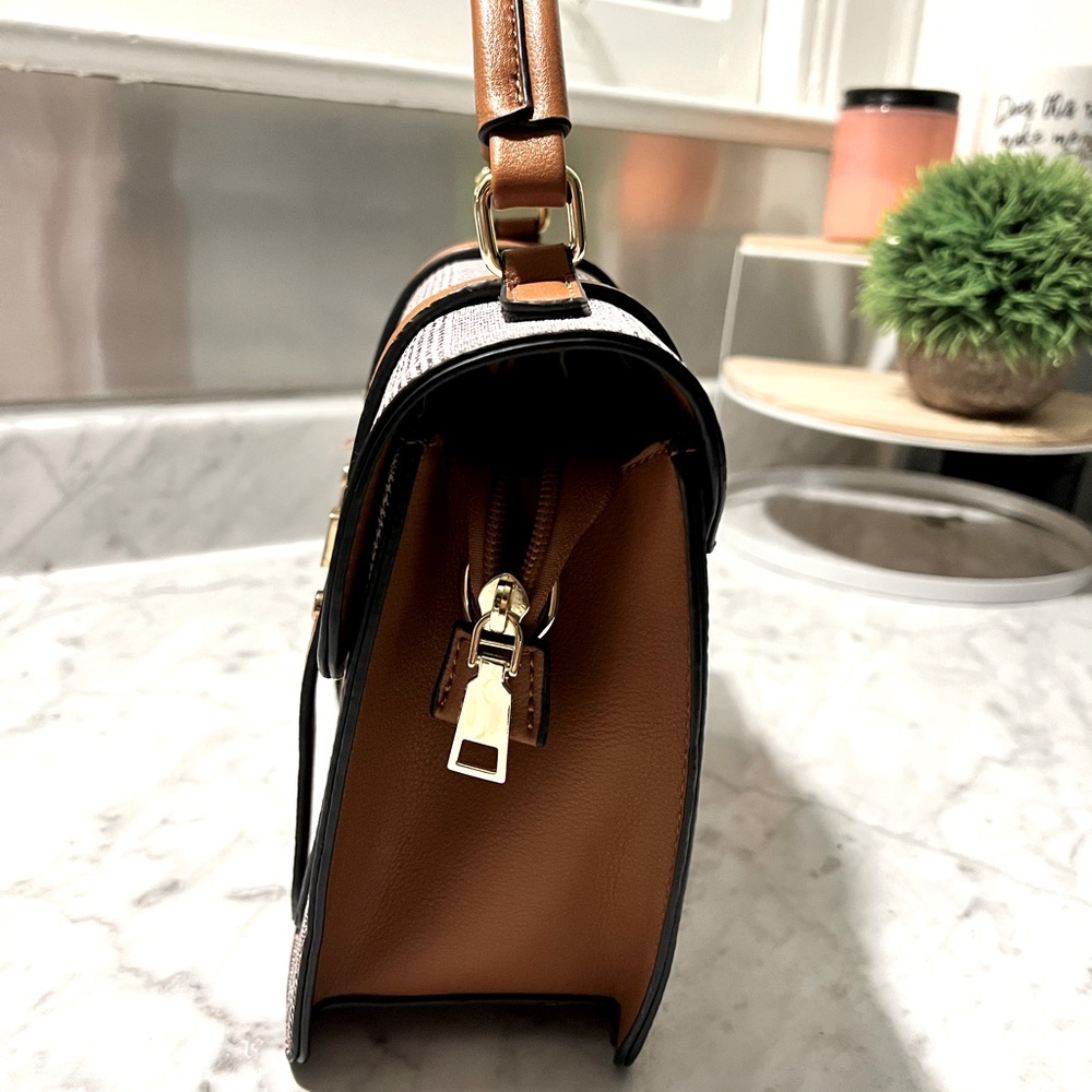 Purse - Picture 3 of 4